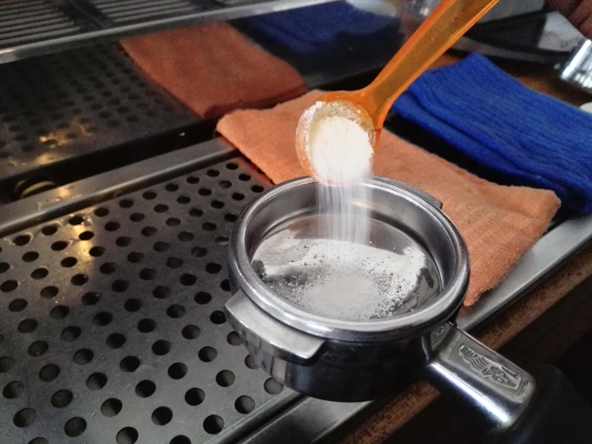 How to Clean Espresso Machine