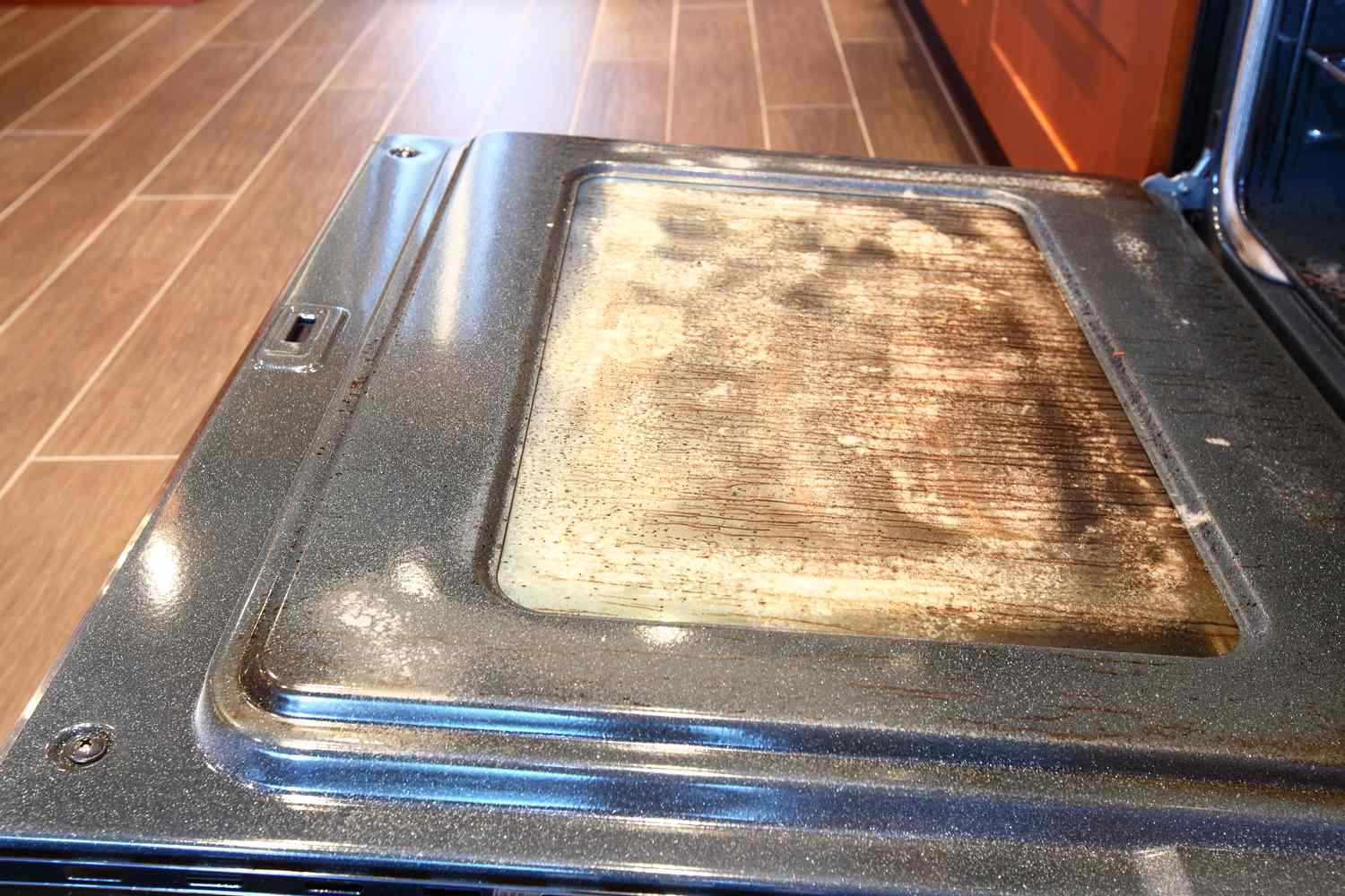 How to Clean Oven Door Glass